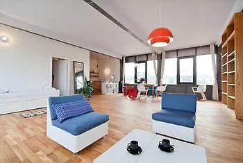Hotel Industrial House On The Riverside Berlin
