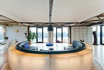 Hotel Industrial House On The Riverside